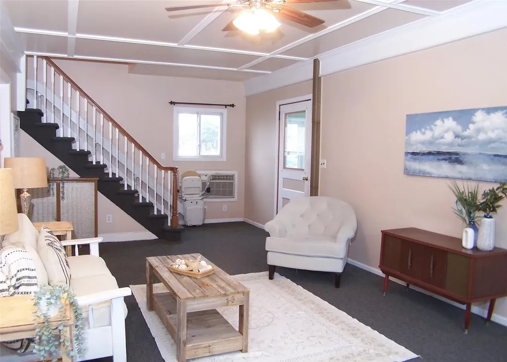 76 Waverly Avenue Patchogue NY 11772