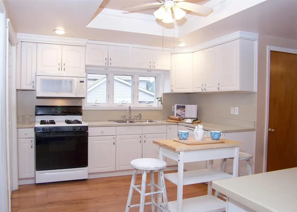 76 Waverly Avenue Patchogue NY 11772