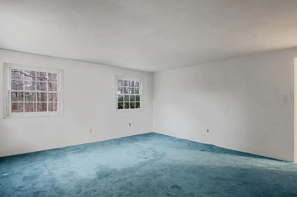 23 Hirsch Avenue Coram NY 11727
