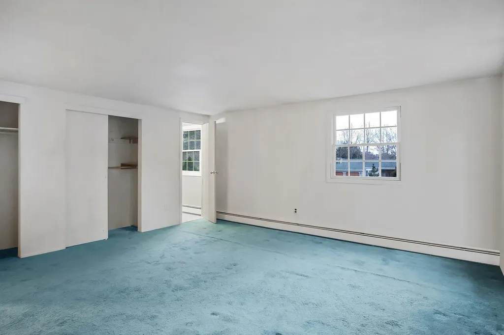 23 Hirsch Avenue Coram NY 11727