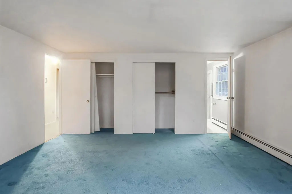 23 Hirsch Avenue Coram NY 11727