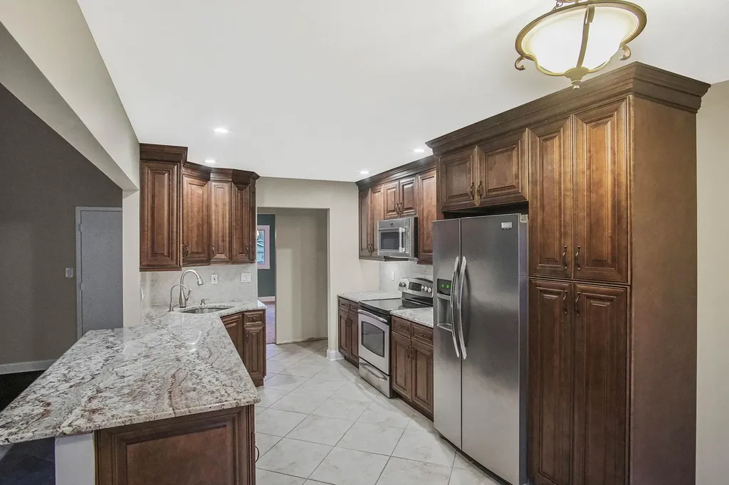 23 Hirsch Avenue Coram NY 11727