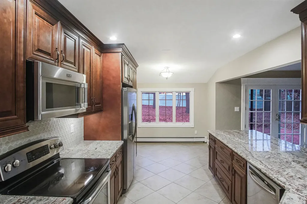 23 Hirsch Avenue Coram NY 11727