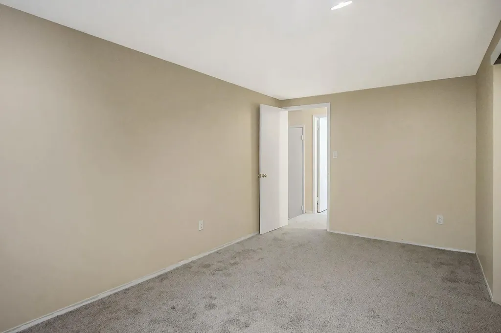 23 Hirsch Avenue Coram NY 11727