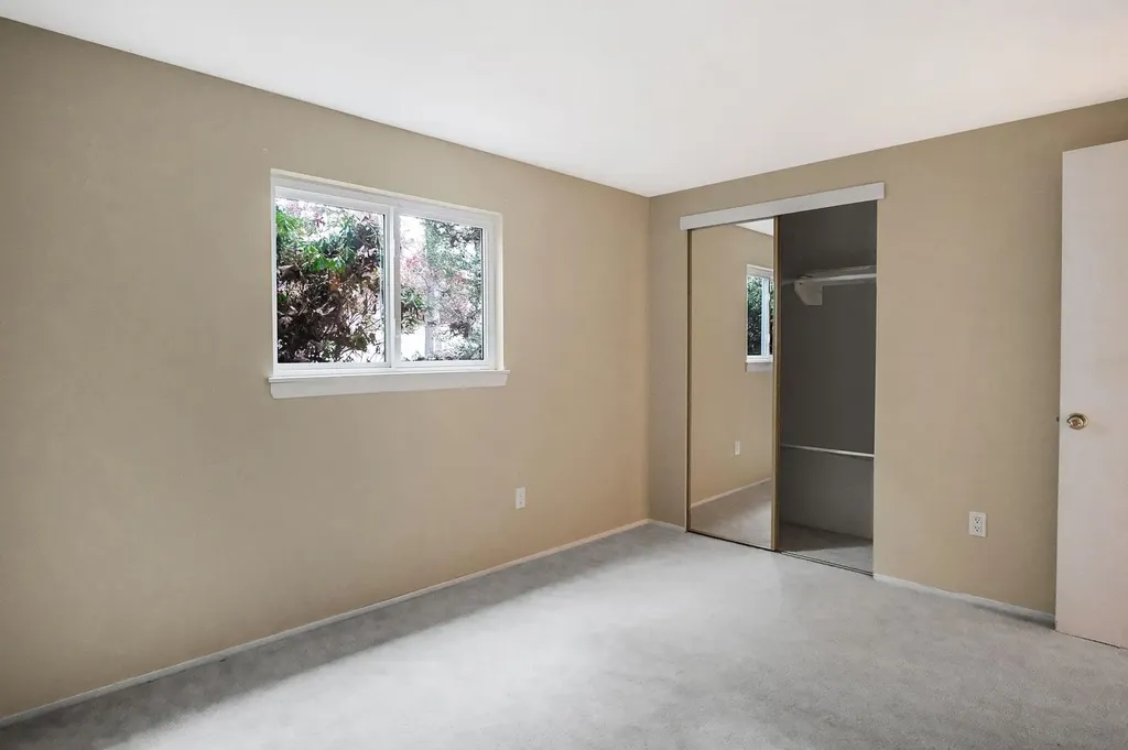 23 Hirsch Avenue Coram NY 11727