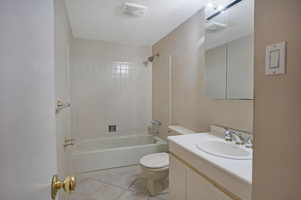 23 Hirsch Avenue Coram NY 11727