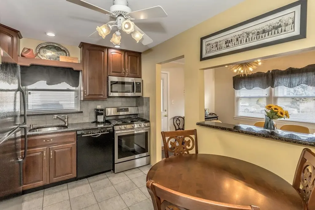 2149 Shoreham Way Merrick NY 11566