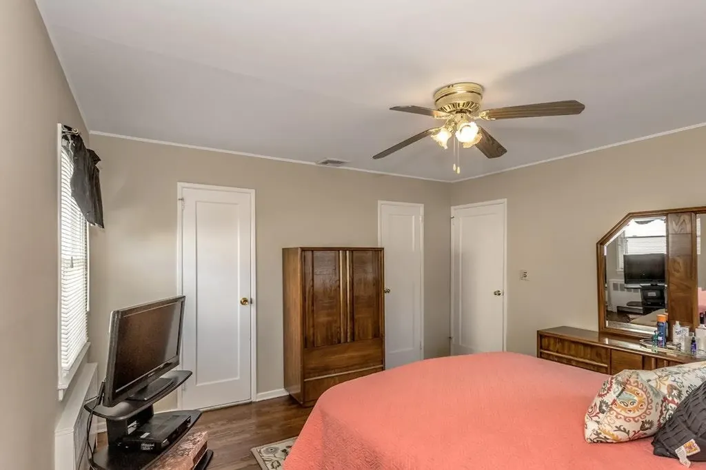 2149 Shoreham Way Merrick NY 11566