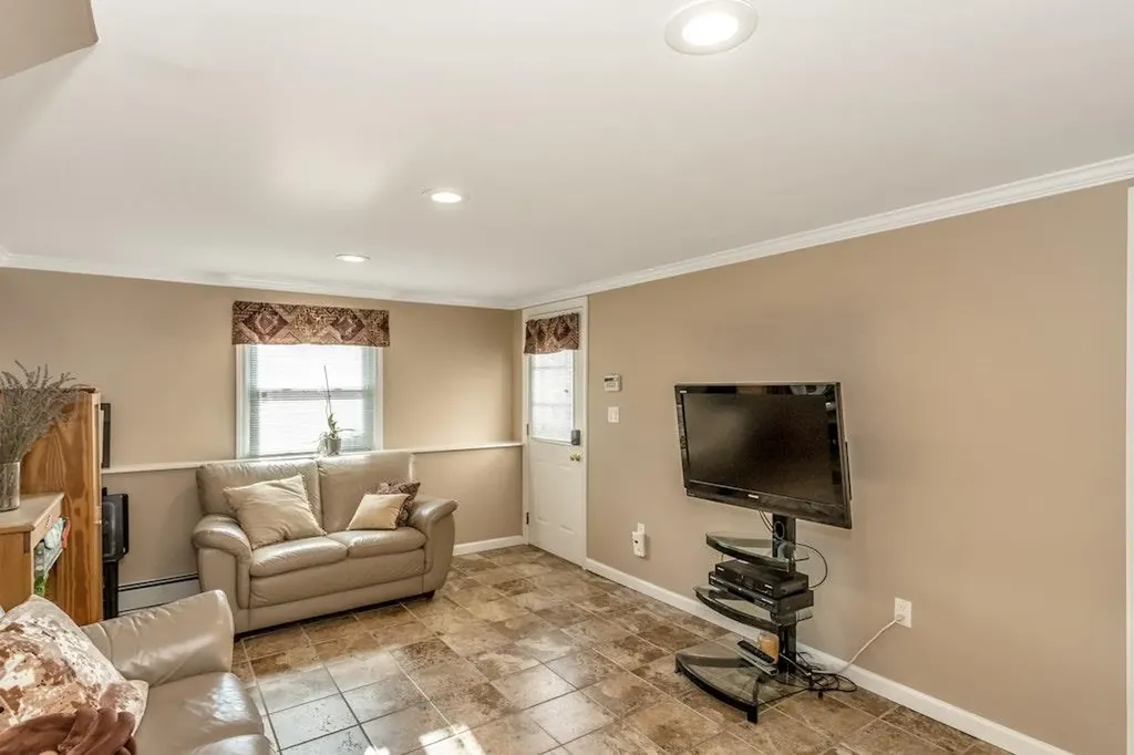 2149 Shoreham Way Merrick NY 11566