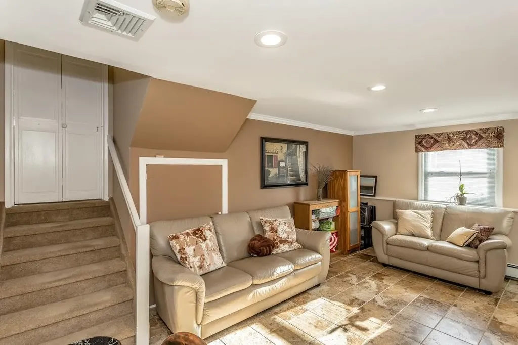 2149 Shoreham Way Merrick NY 11566