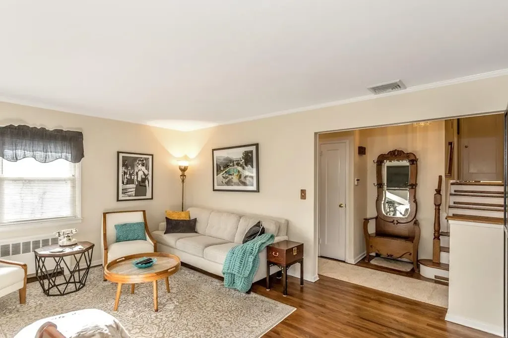 2149 Shoreham Way Merrick NY 11566