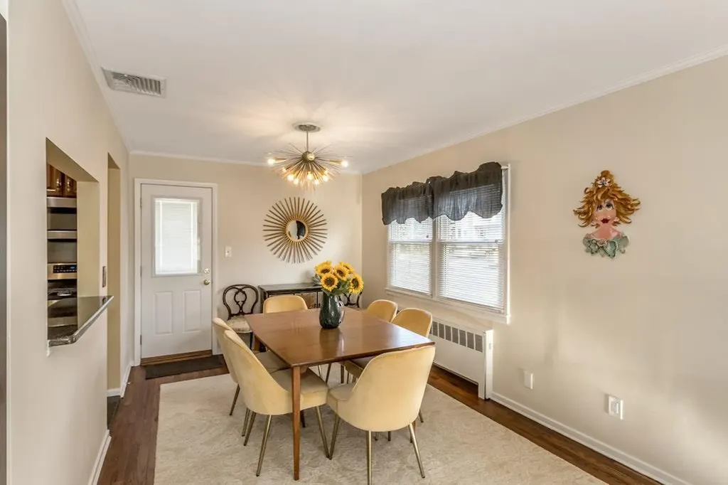 2149 Shoreham Way Merrick NY 11566