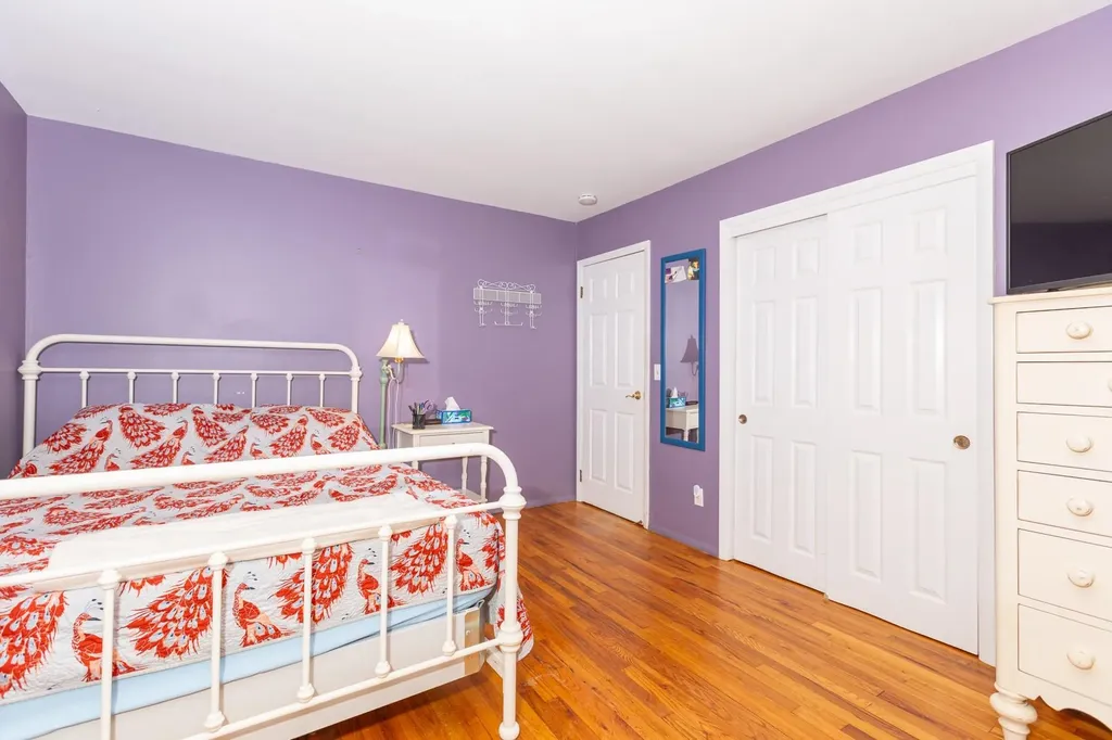 41 Elliot Street Islip NY 11751