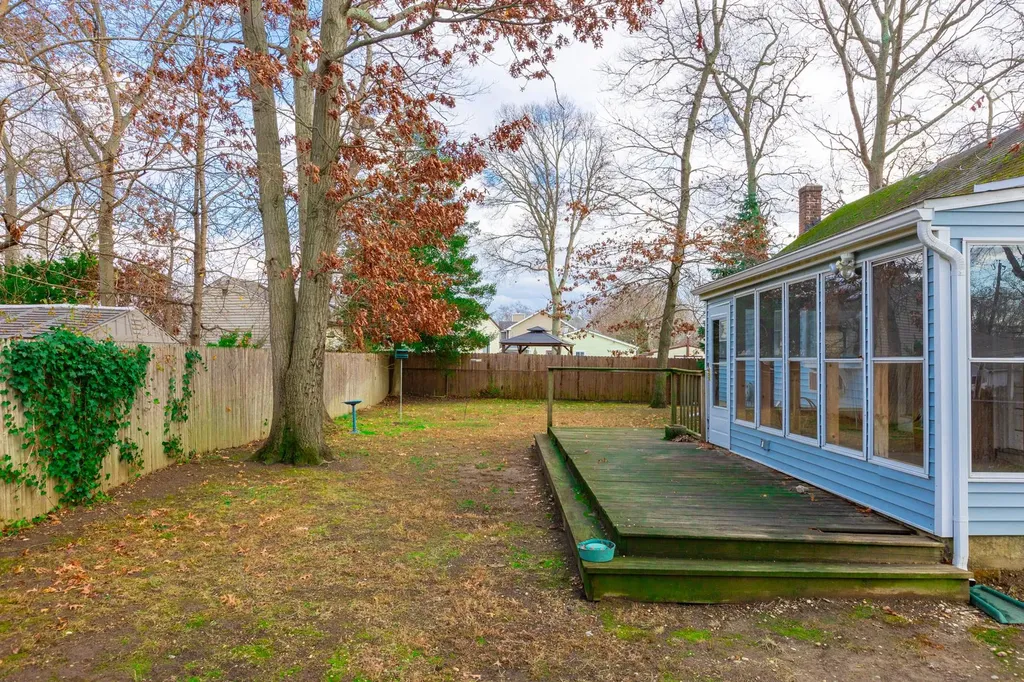 41 Elliot Street Islip NY 11751