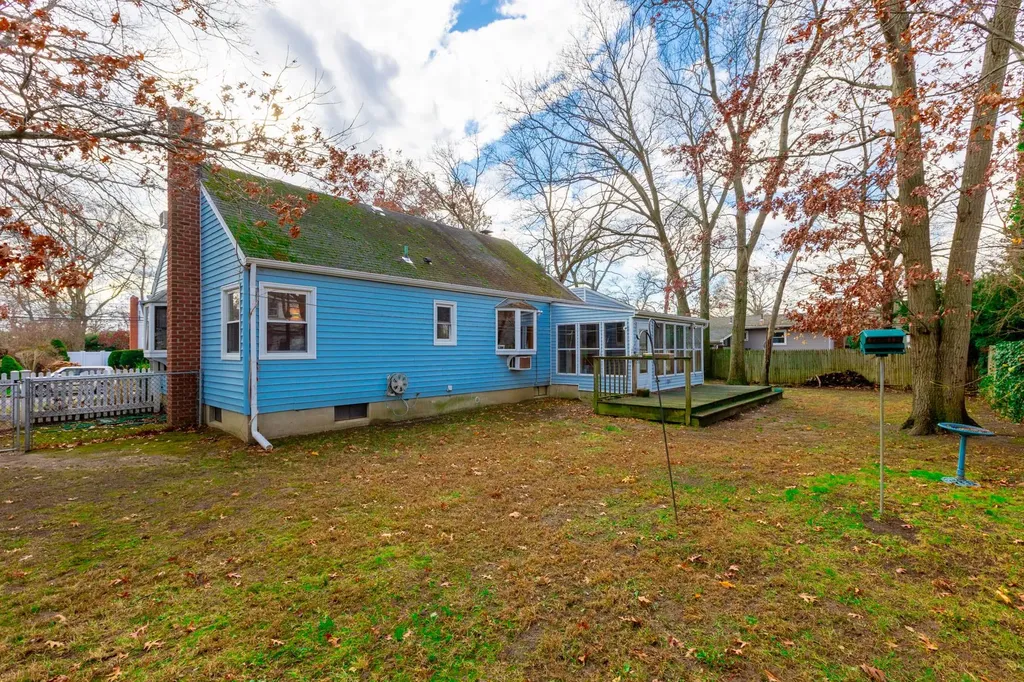 41 Elliot Street Islip NY 11751