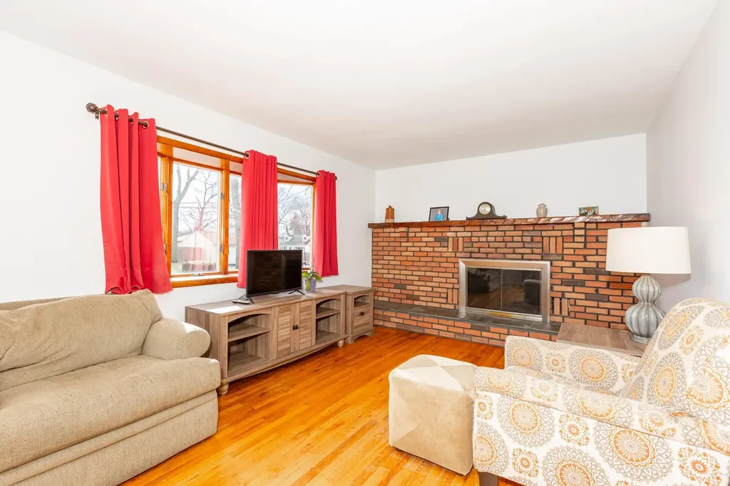 41 Elliot Street Islip NY 11751