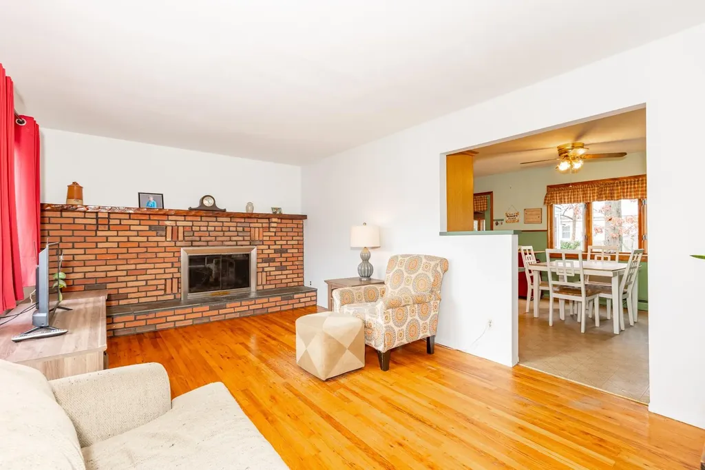 41 Elliot Street Islip NY 11751