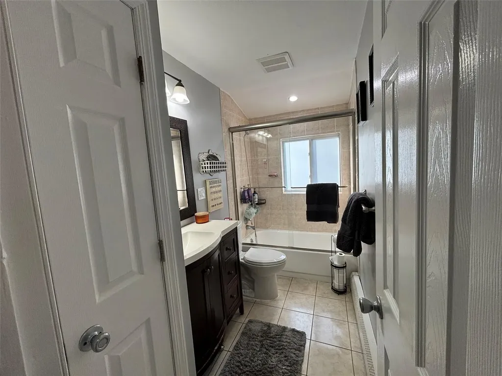 16 Brenner Road Coram NY 11727