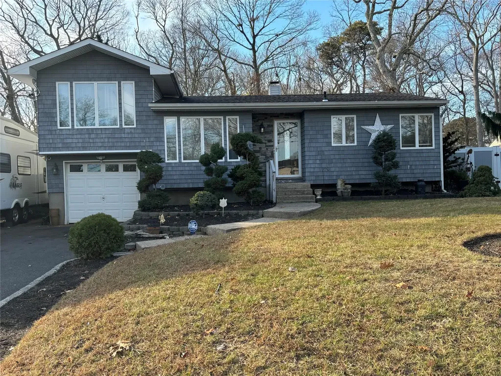 16 Brenner Road Coram NY 11727