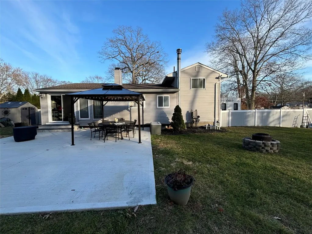 16 Brenner Road Coram NY 11727
