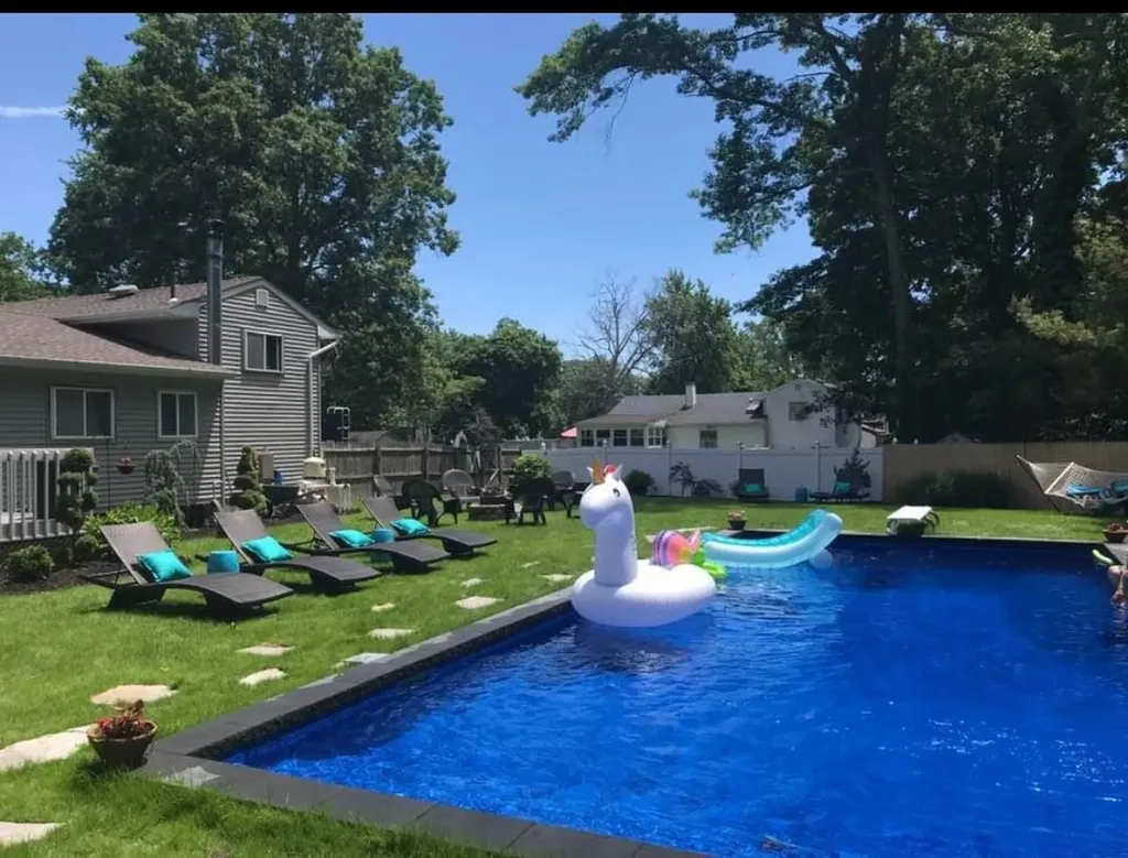16 Brenner Road Coram NY 11727