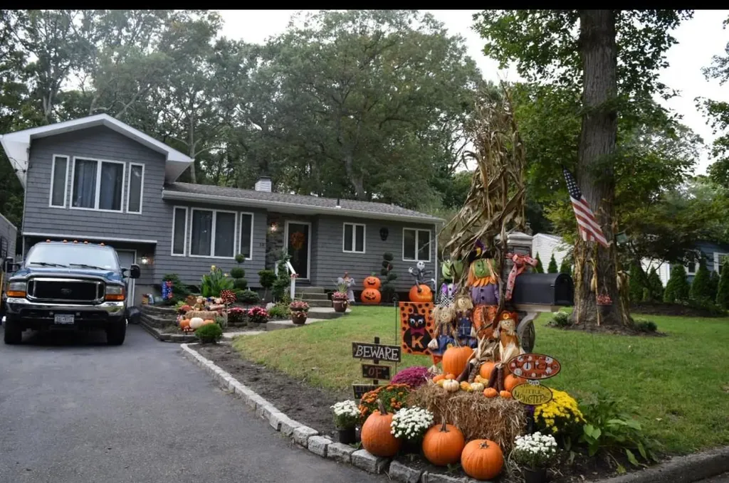 16 Brenner Road Coram NY 11727
