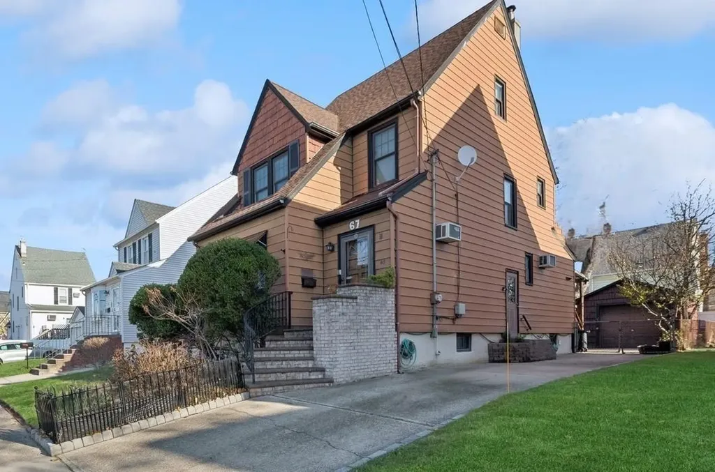 67 Amherst Road Valley Stream NY 11581