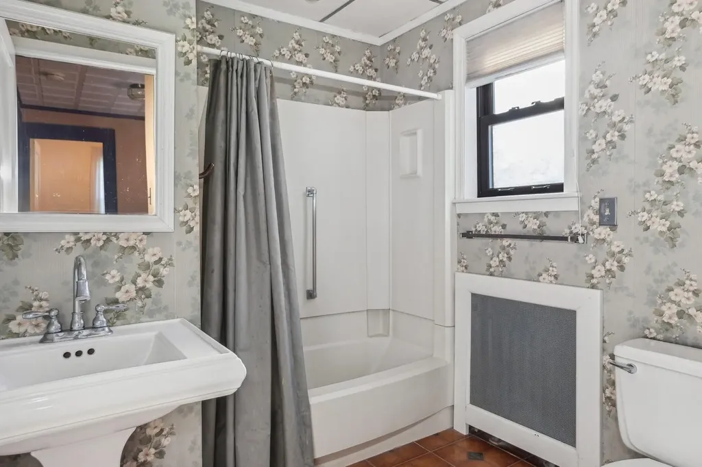 67 Amherst Road Valley Stream NY 11581