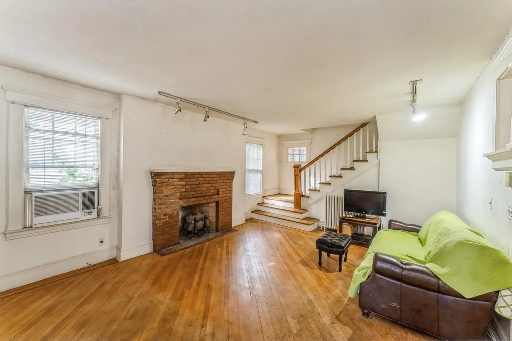 15 Catherine Street Valley Stream NY 11581