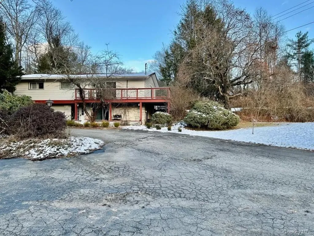 23 Diane Boulevard Woodridge NY 12789