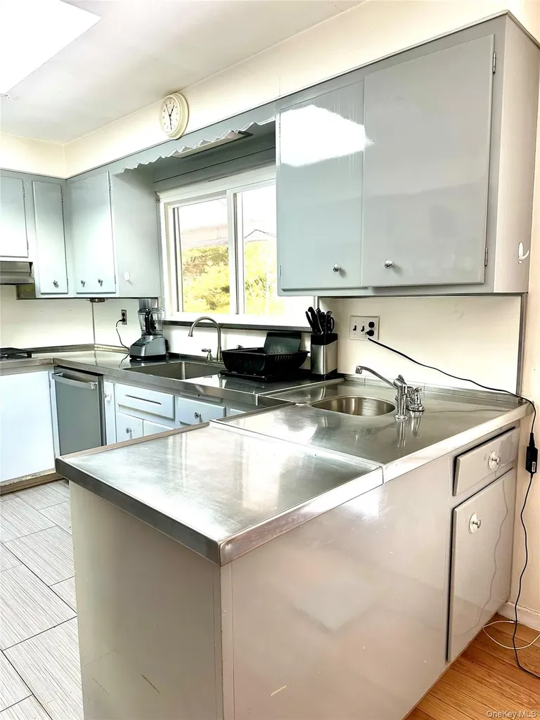 23 Diane Boulevard Woodridge NY 12789