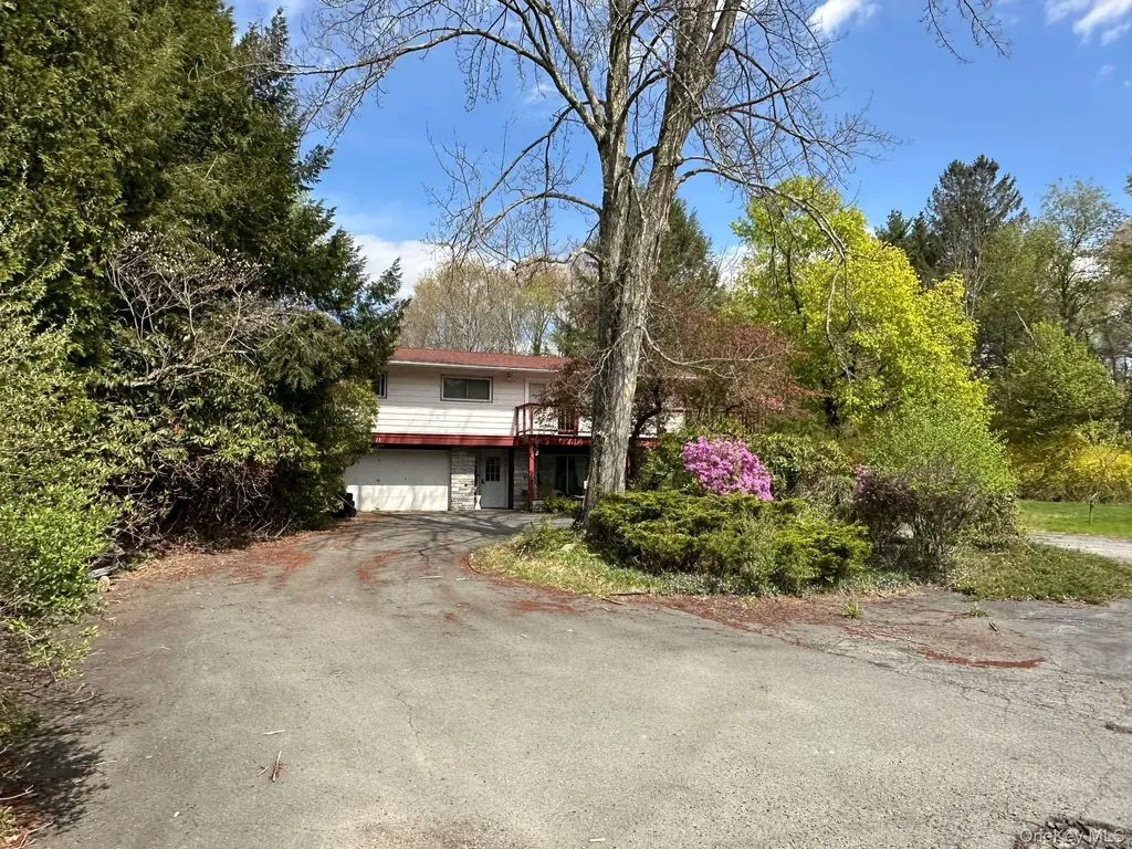 23 Diane Boulevard Woodridge NY 12789