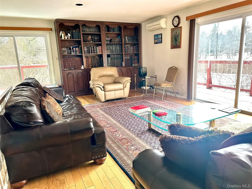 23 Diane Boulevard Woodridge NY 12789