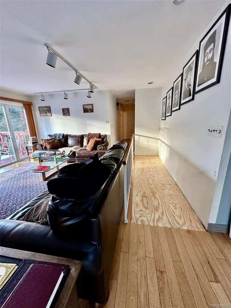 23 Diane Boulevard Woodridge NY 12789