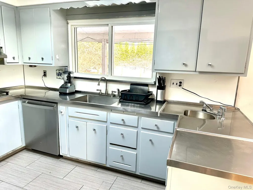 23 Diane Boulevard Woodridge NY 12789