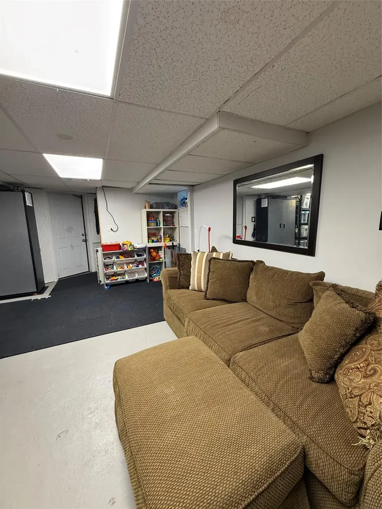 99 Searingtown Road Albertson NY 11507