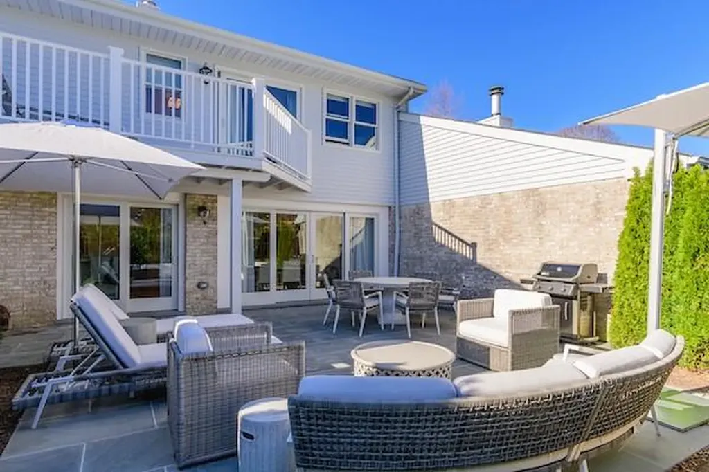 520 Hampton Southampton NY 11968