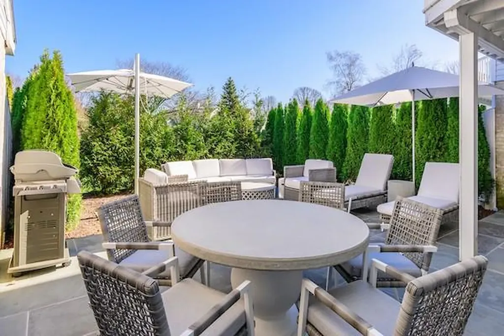 520 Hampton Southampton NY 11968