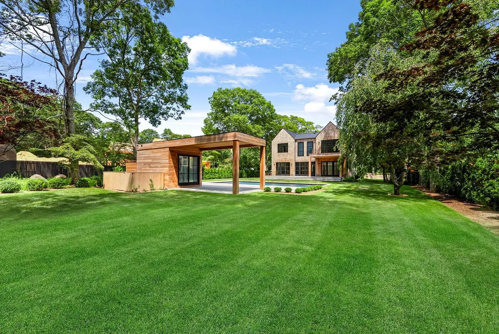106 Copeces Lane East Hampton NY 11937