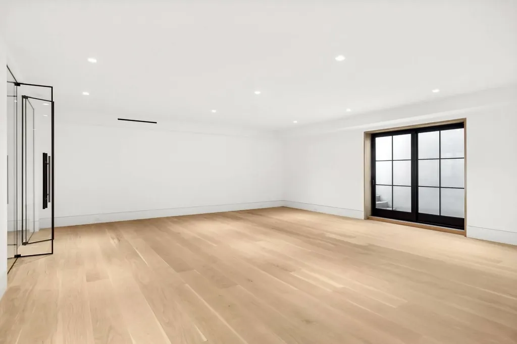 106 Copeces Lane East Hampton NY 11937