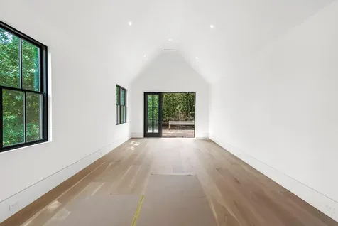 106 Copeces Lane East Hampton NY 11937