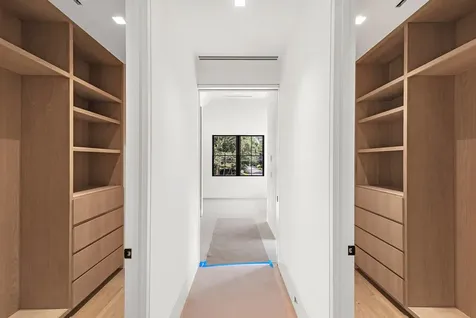 106 Copeces Lane East Hampton NY 11937