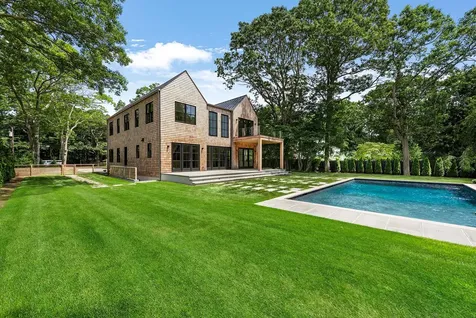 106 Copeces Lane East Hampton NY 11937