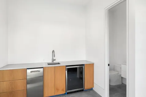 106 Copeces Lane East Hampton NY 11937