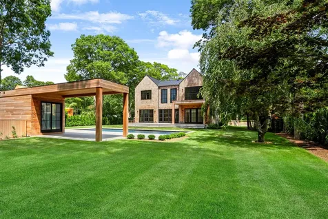 106 Copeces Lane East Hampton NY 11937