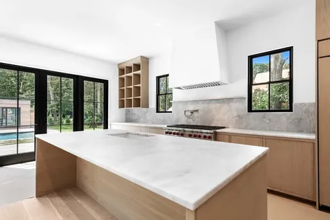 106 Copeces Lane East Hampton NY 11937