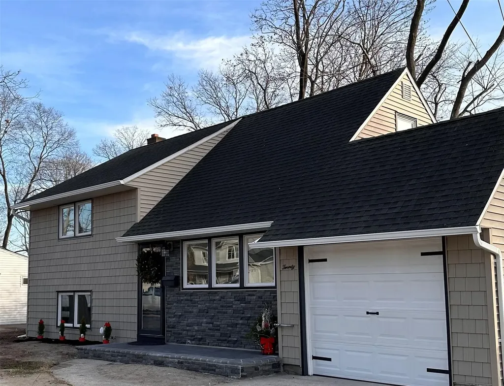 20 Irving Place Islip Terrace NY 11752