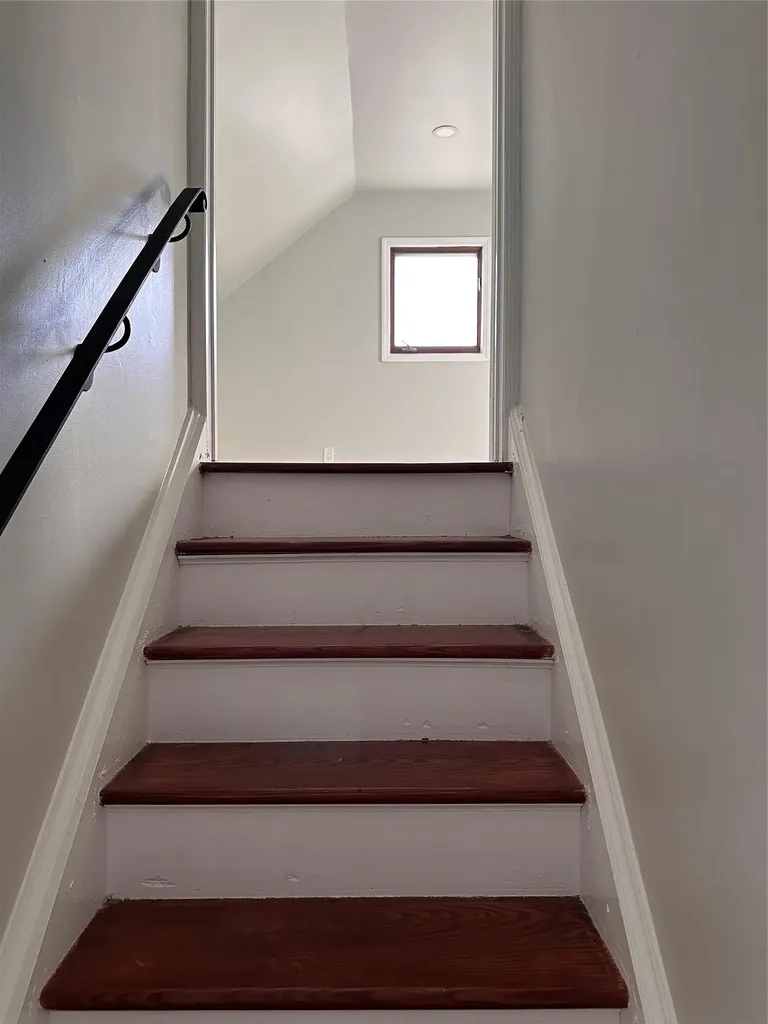 20 Irving Place Islip Terrace NY 11752