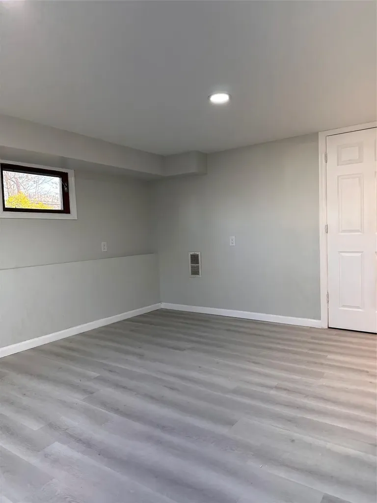 20 Irving Place Islip Terrace NY 11752