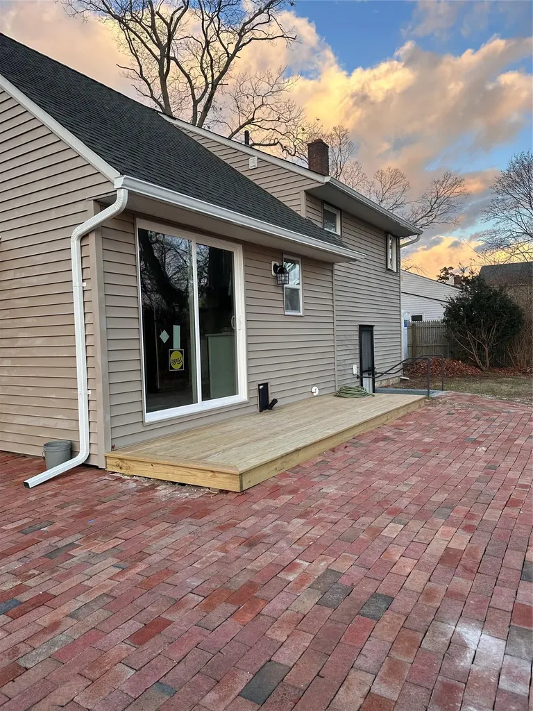 20 Irving Place Islip Terrace NY 11752